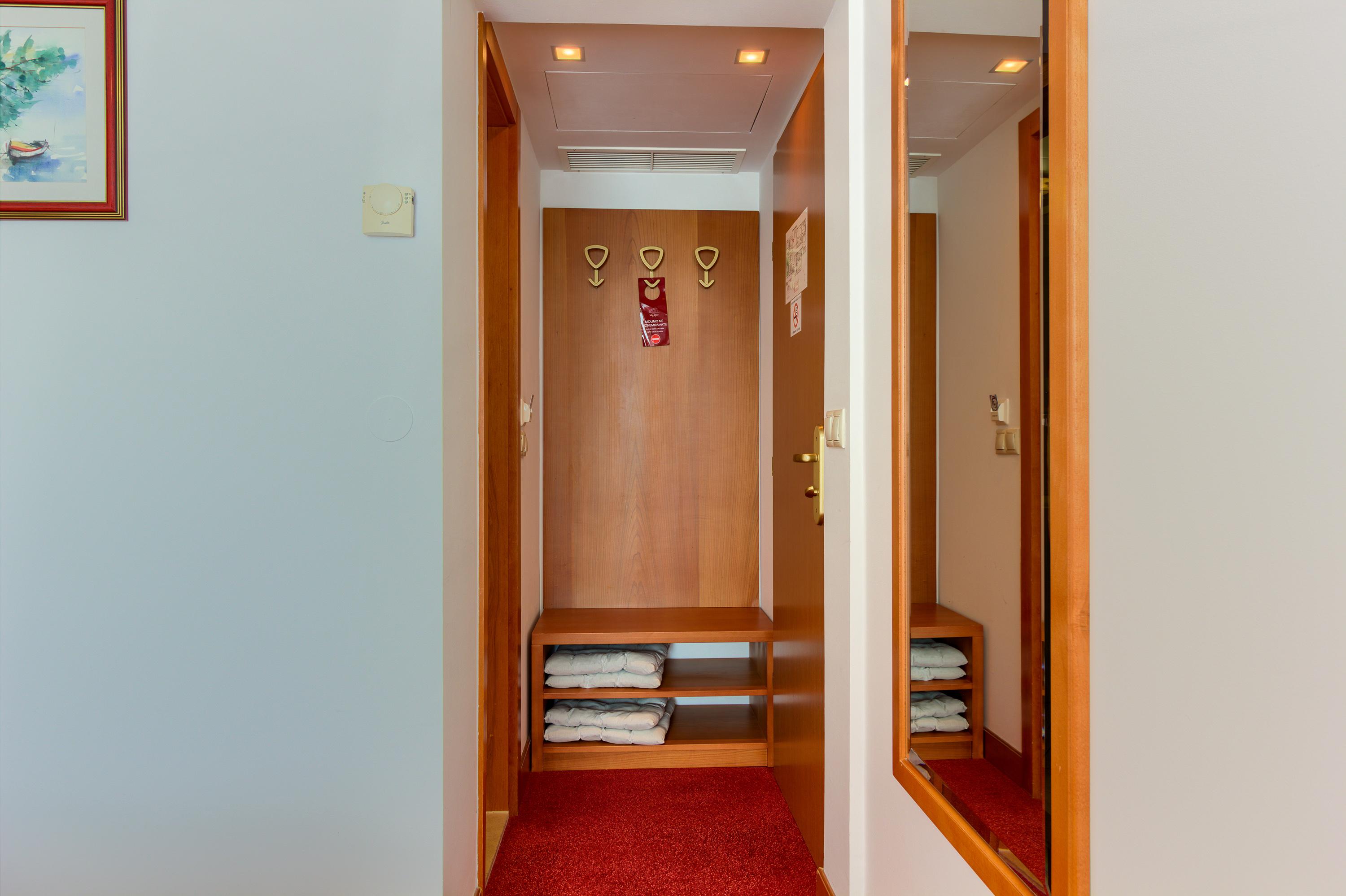 Hotel Villa Dvor (Adults Only) オミシュ エクステリア 写真
