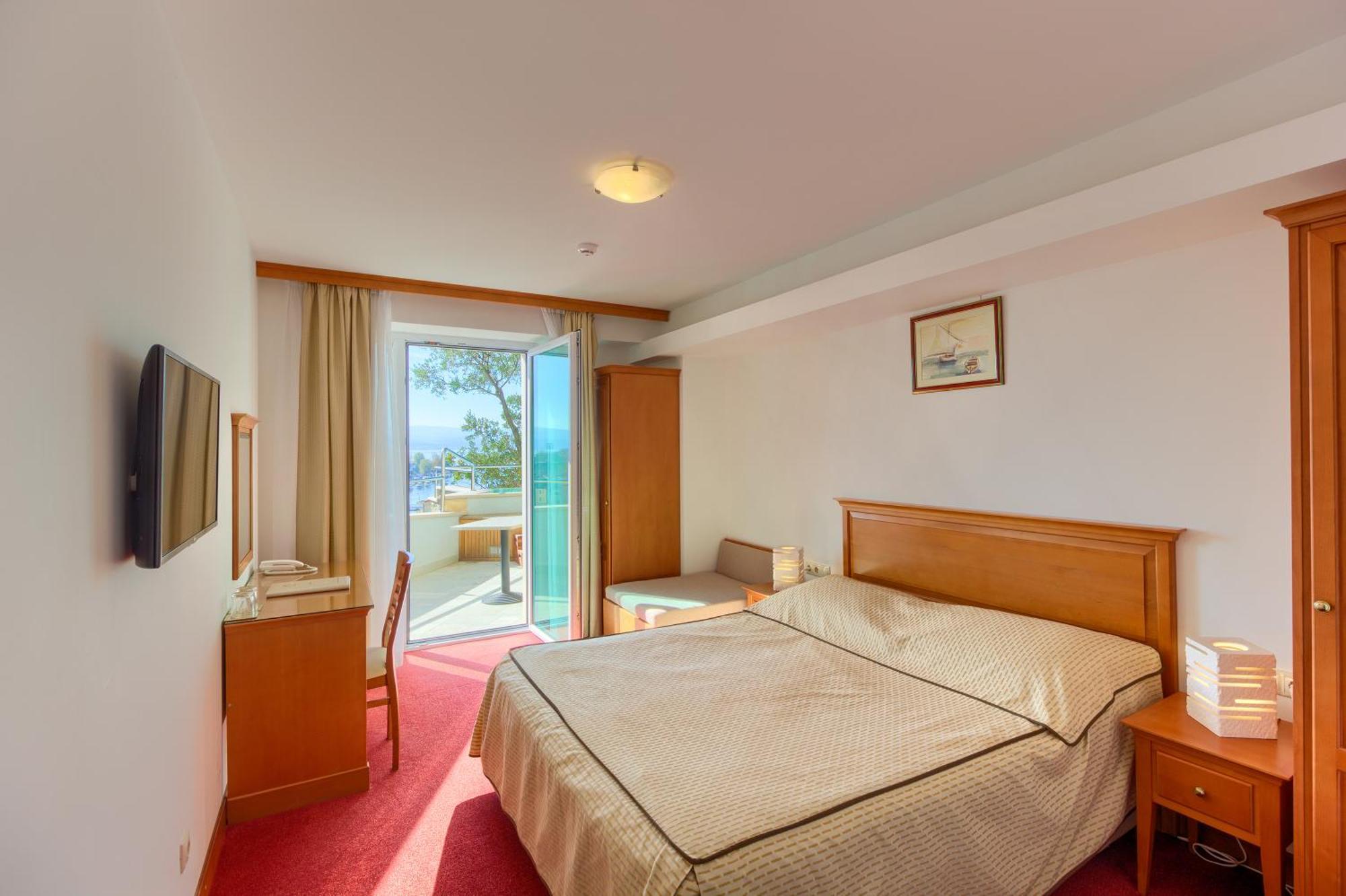 Hotel Villa Dvor (Adults Only) オミシュ 部屋 写真