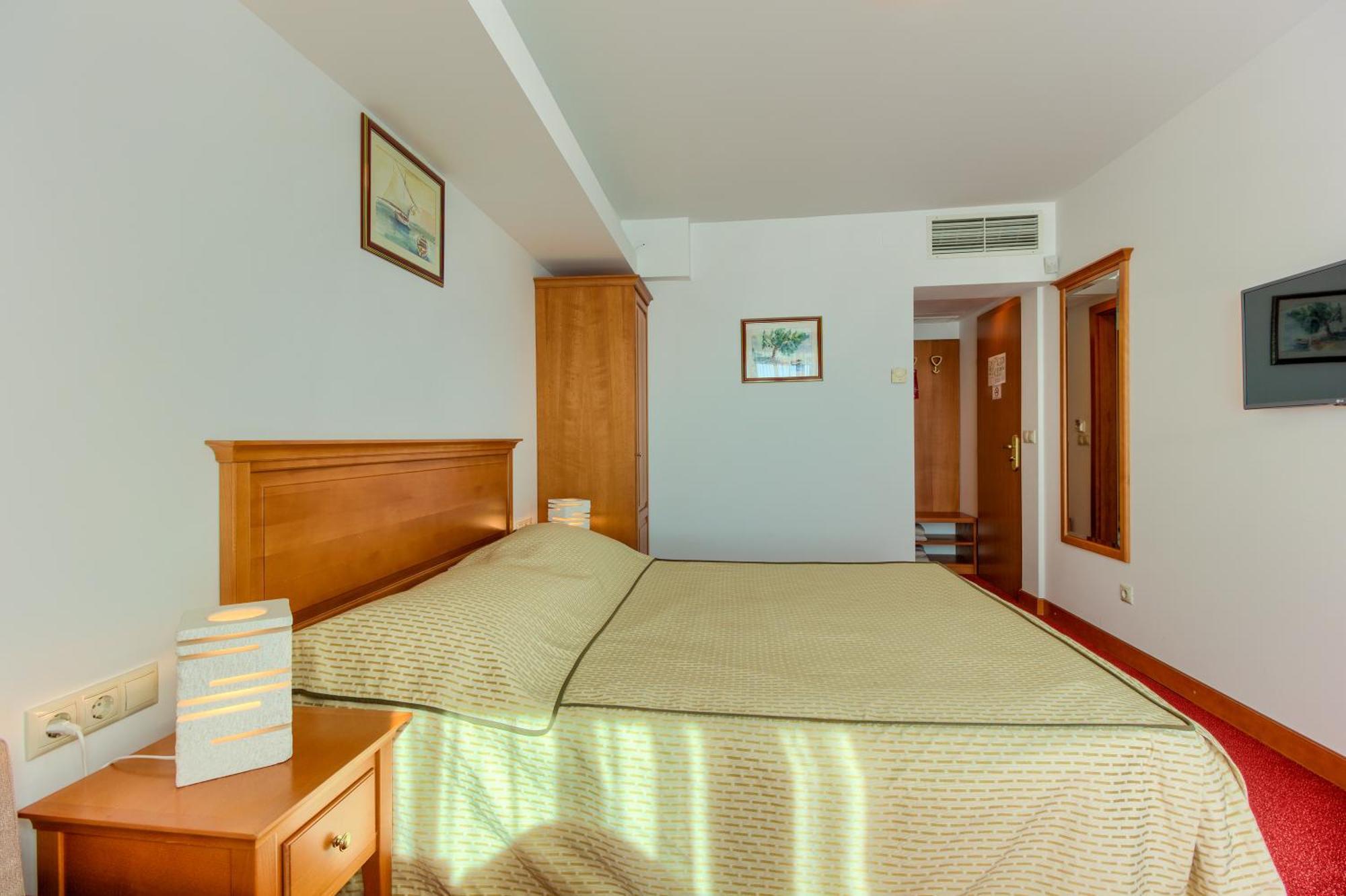 Hotel Villa Dvor (Adults Only) オミシュ 部屋 写真