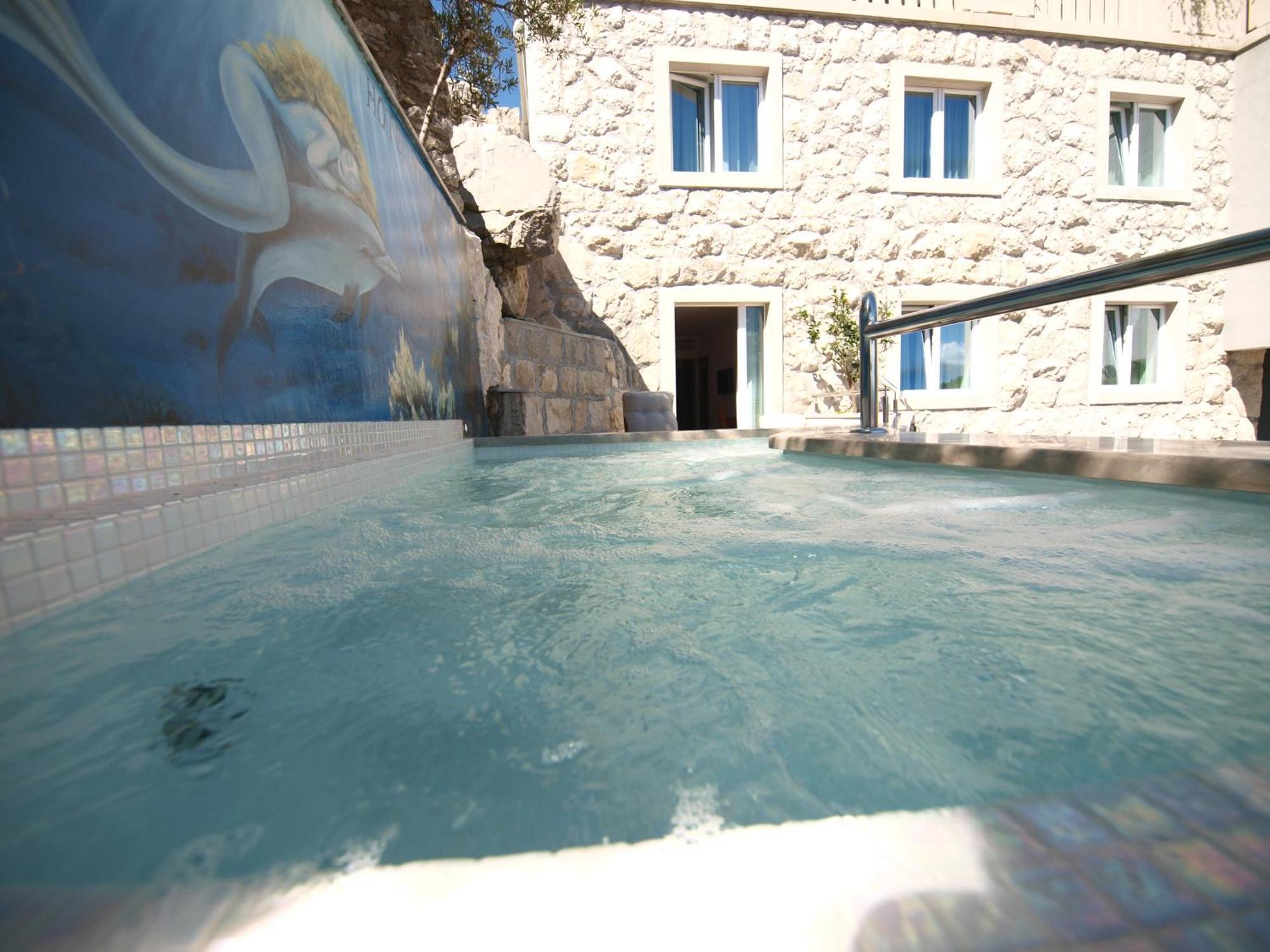Hotel Villa Dvor (Adults Only) オミシュ 部屋 写真
